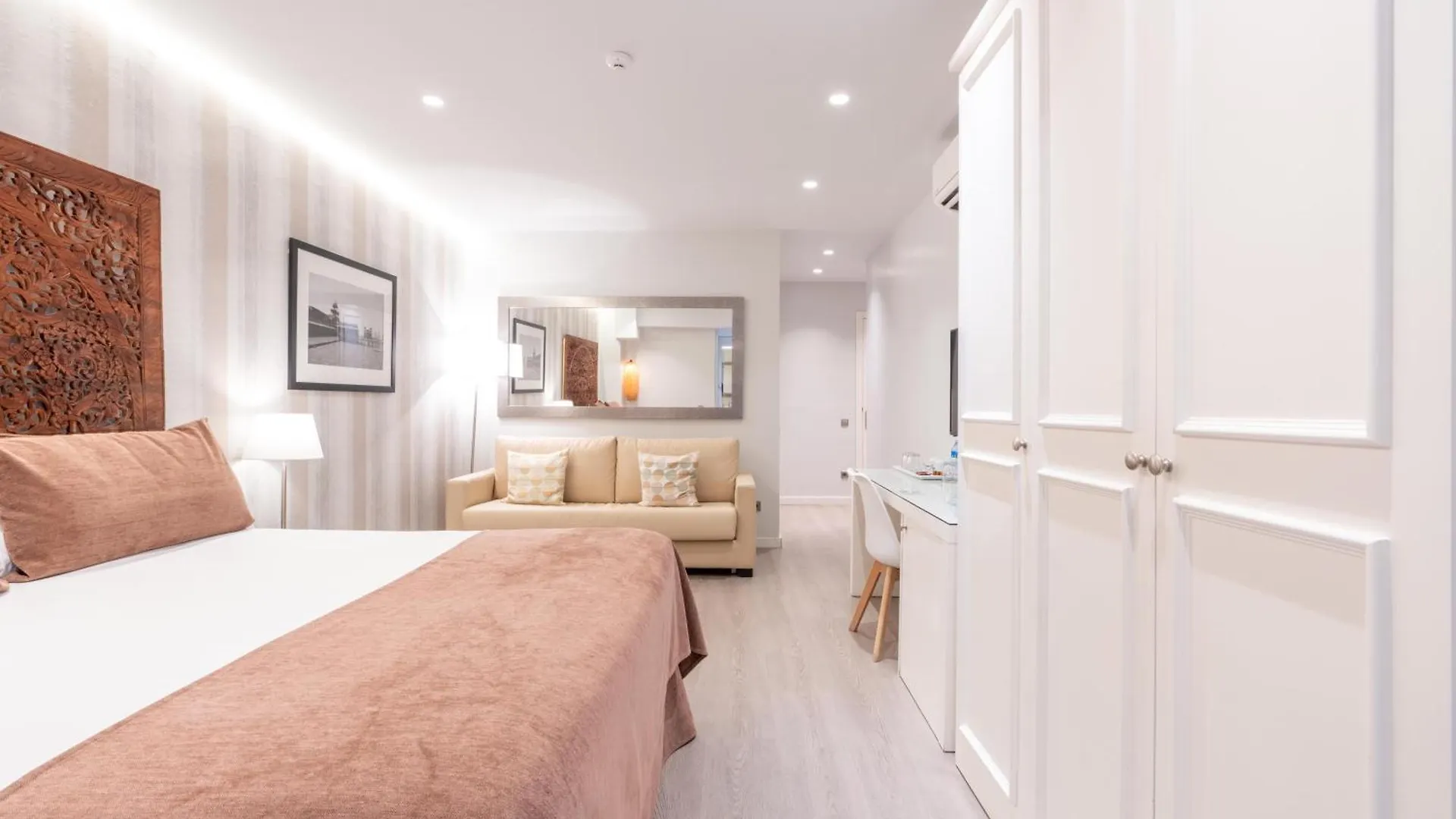 Serennia Fira Gran Via Exclusive Rooms 略夫雷加特河畔奥斯皮塔莱特 酒店