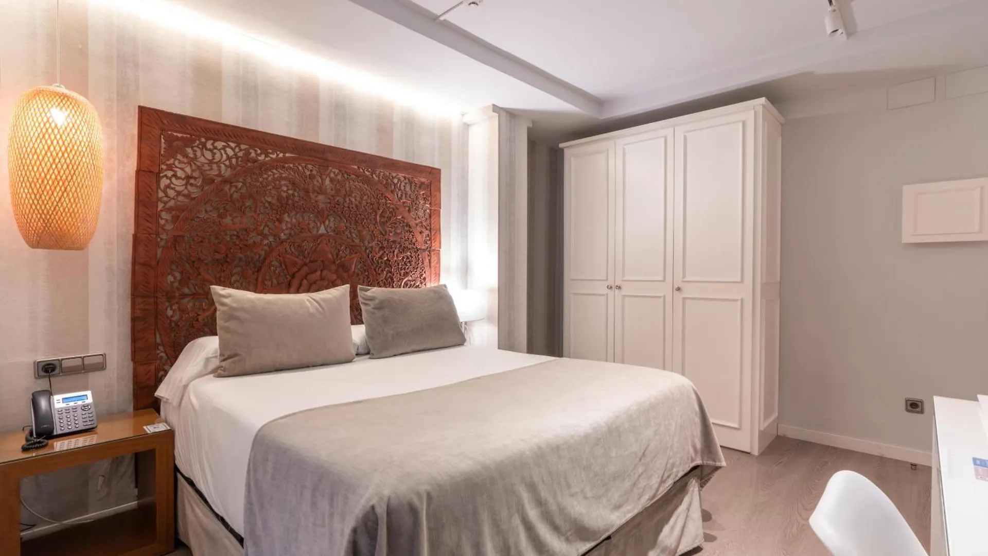 Serennia Fira Gran Via Exclusive Rooms 略夫雷加特河畔奥斯皮塔莱特 西班牙