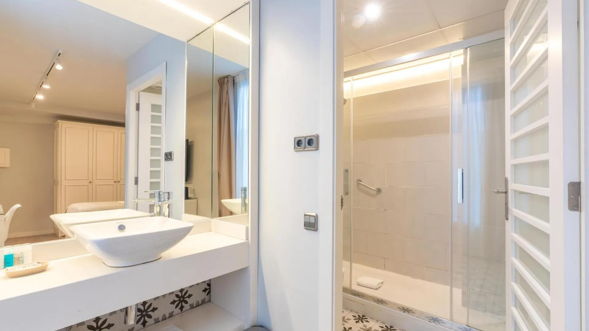 Serennia Fira Gran Via Exclusive Rooms 略夫雷加特河畔奥斯皮塔莱特 西班牙